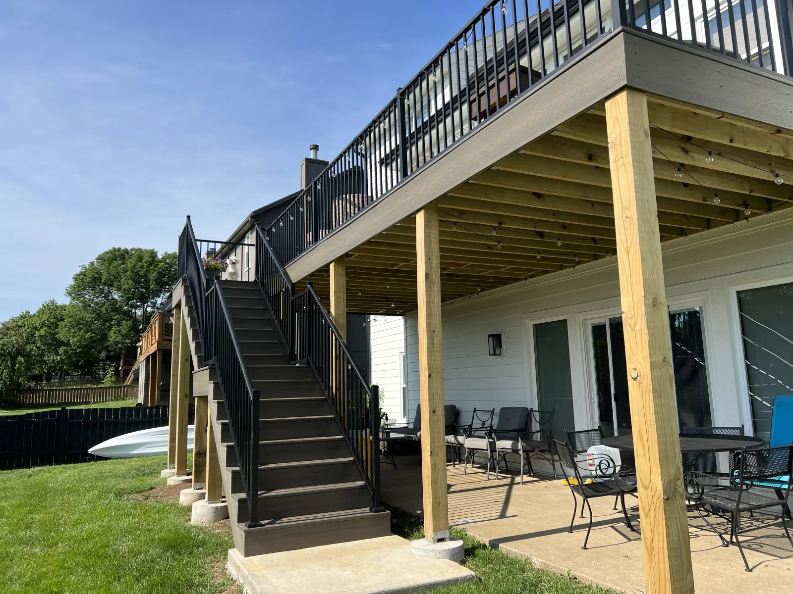 Composite Deck with Aluminum Railing